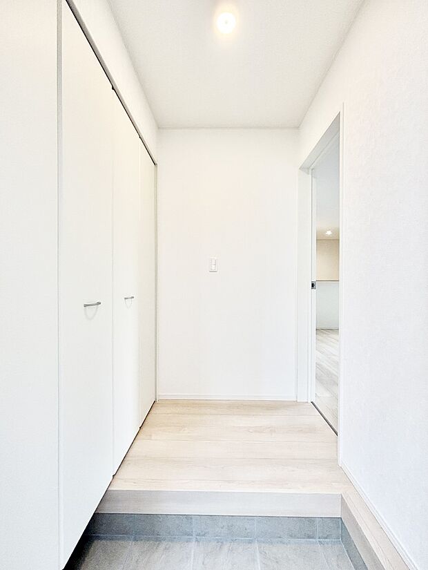 家族の帰宅やお客様をあたたかく迎える玄関