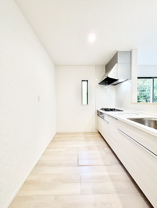 広々とした使い勝手の良いキッチンで日々のお料理も楽しくなりそう