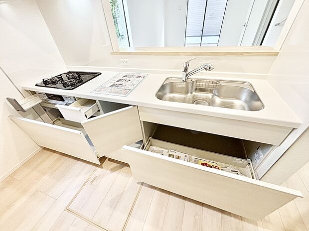 使いやすさを優先したスライド式収納タイプ!