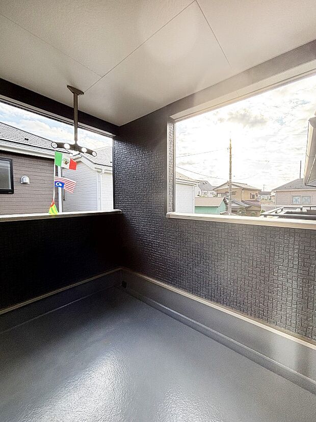 急なお天気の変化にも安心なインナーバルコニー