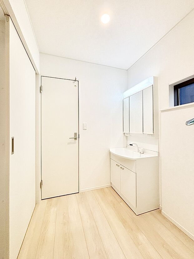 広々とゆとりのあるランドリースペース