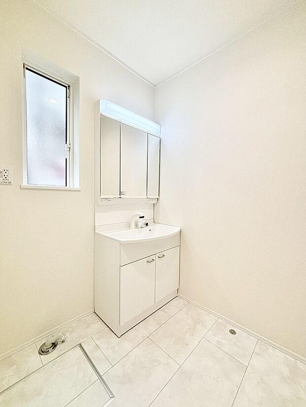 身支度もスムーズにおこなえる脱衣場    