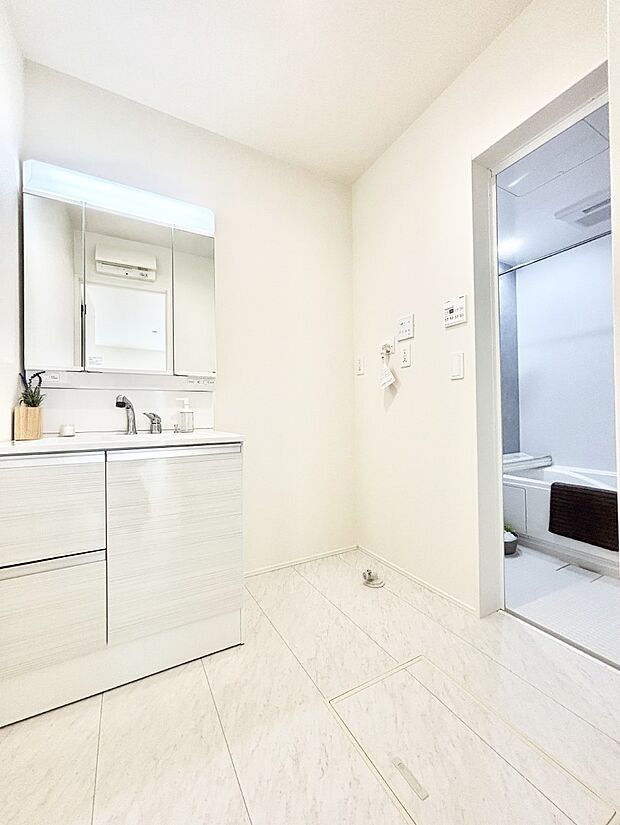 広々とゆとりのあるランドリースペース