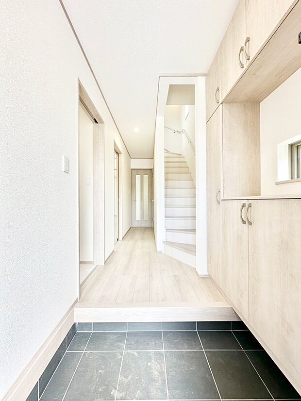 家族の帰宅やお客様をあたたかく迎える玄関