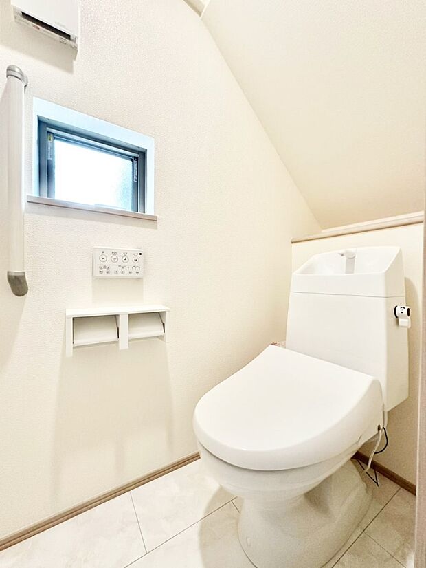 トイレは温水洗浄機能付き