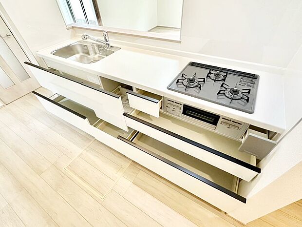 使いやすさを優先したスライド式収納タイプ！