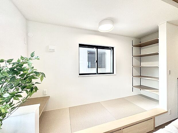 ほっとする寛ぎの畳敷のスペース