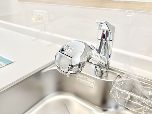 いつでも清潔なおいしいお水を。一つの水栓で水道水と浄水を使い分け。