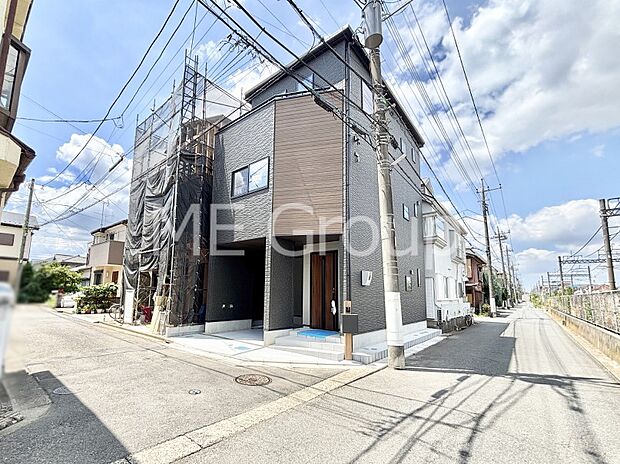 角地なので日当たりも良く、お家が堂々として見えます。