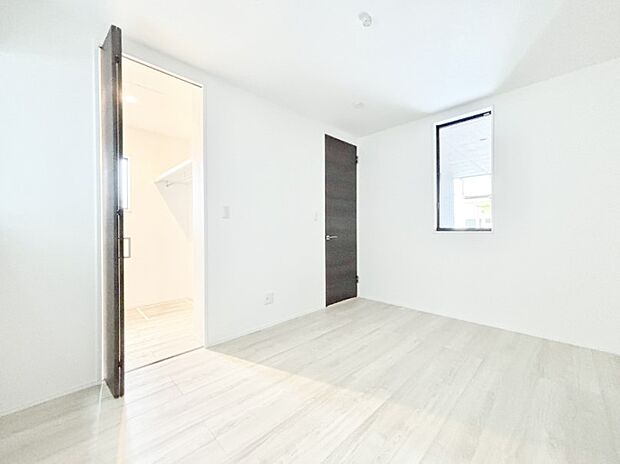 収納が充実しているので、居住スペースを広く使えます。 