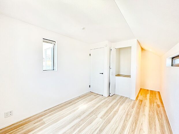 使いやすい形でベットや家具の置き方にも困ることもありません。   