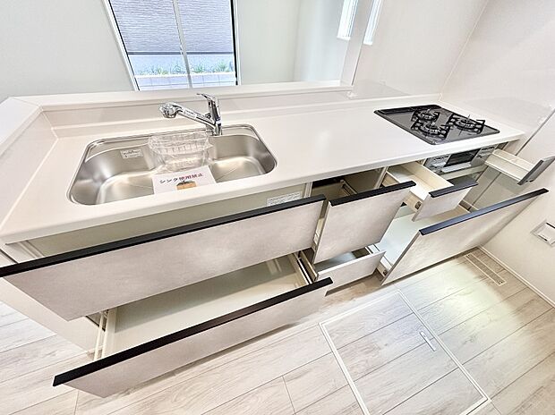 使いやすさを優先したスライド式収納タイプ!