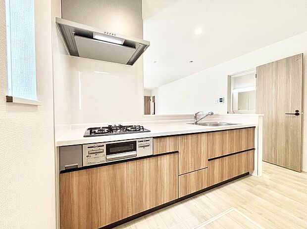 広々とした使い勝手の良いキッチンで日々のお料理も楽しくなりそう