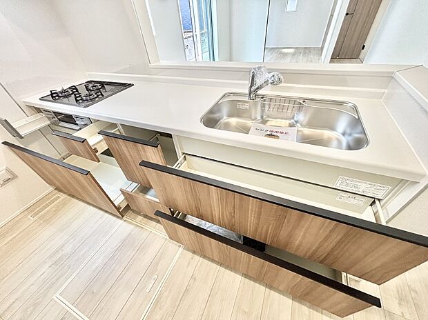 使いやすさを優先したスライド式収納タイプ！