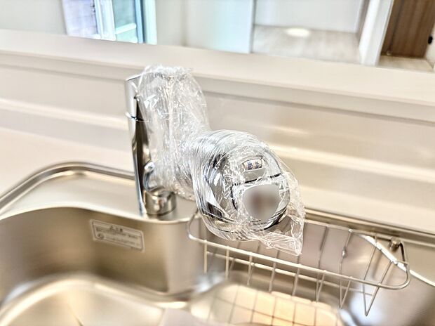 いつでも清潔なおいしいお水を。一つの水栓で水道水と浄水を使い分け。