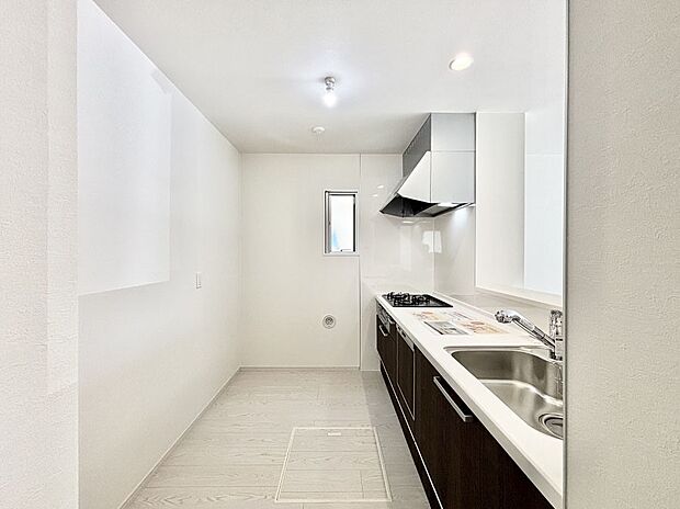 ゆとりあるキッチンではご家族と楽しくお料理ができます。