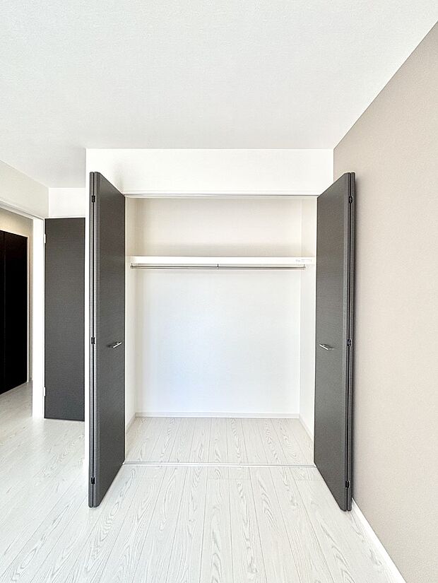 たっぷりの収納スペースで快適に暮らせそう 