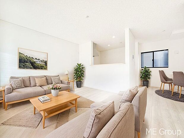 対面キッチン&リビングイン階段を採用した家族の絆深まるLDK ※家具はCGです