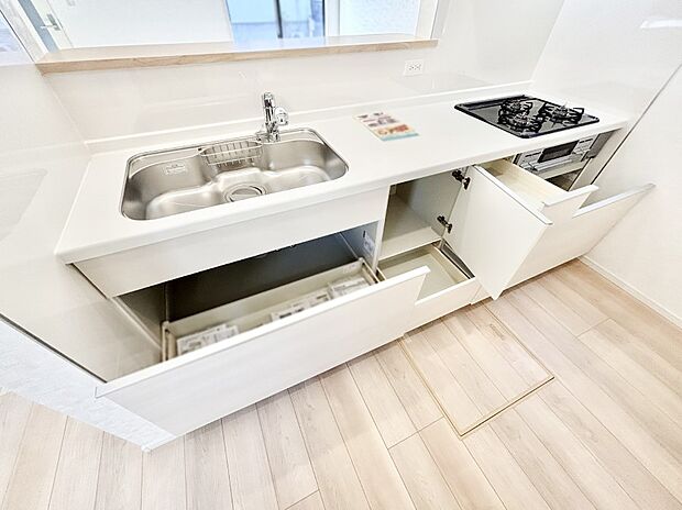 使いやすさを優先したスライド式収納タイプ!