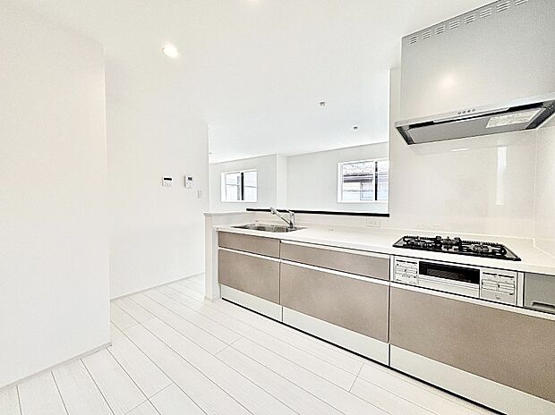 カウンター越しにお子様がお料理のお手伝い！ママも嬉しい対面キッチン。 