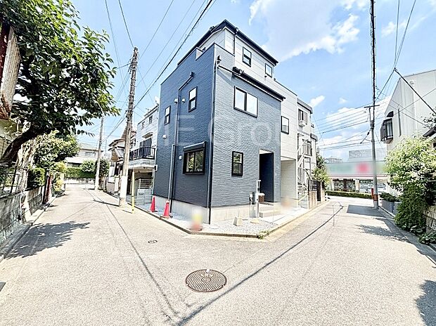 角地なので日当たりも良く、お家が堂々として見えます。