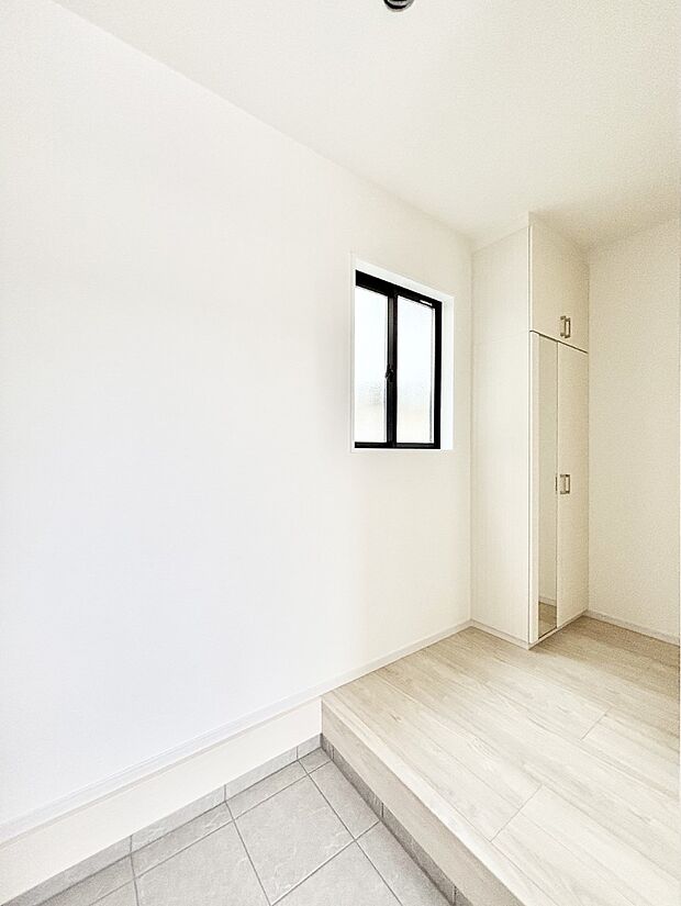 家族の帰宅やお客様をあたたかく迎える玄関