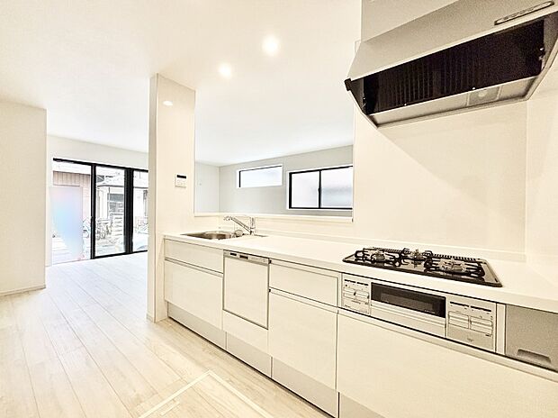 広々とした使い勝手の良いキッチンで日々のお料理も楽しくなりそう