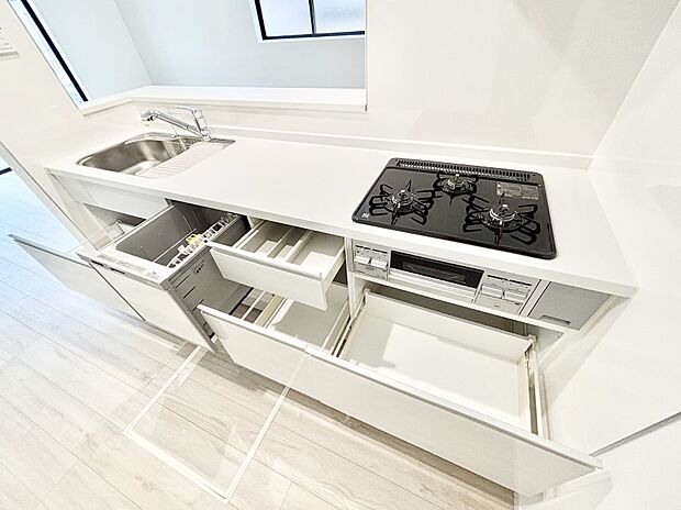 使いやすさを優先したスライド式収納タイプ!