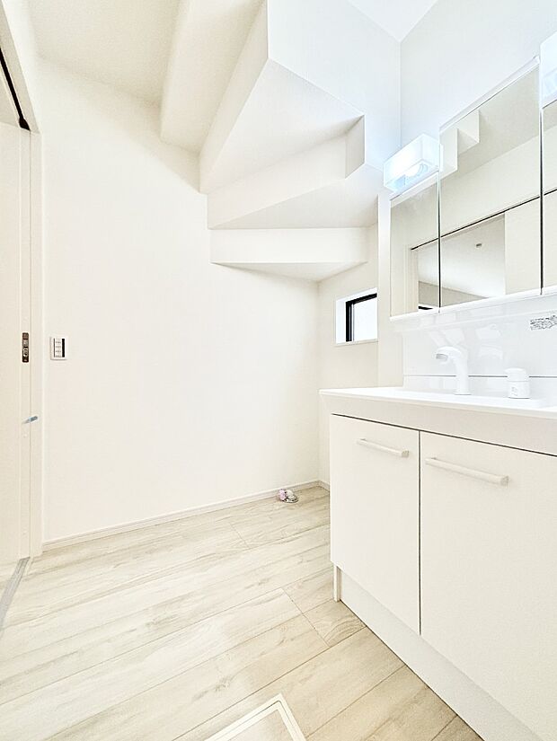 広々とゆとりのあるランドリースペース