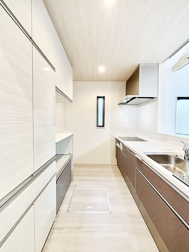 ゆとりあるキッチンではご家族と楽しくお料理ができます。