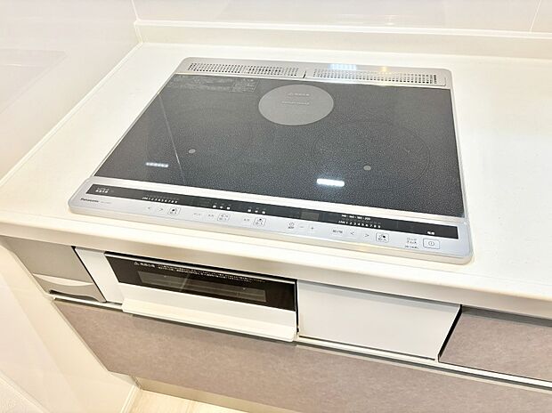 火を使わないIHクッキングヒーターはお子様にも安心！  