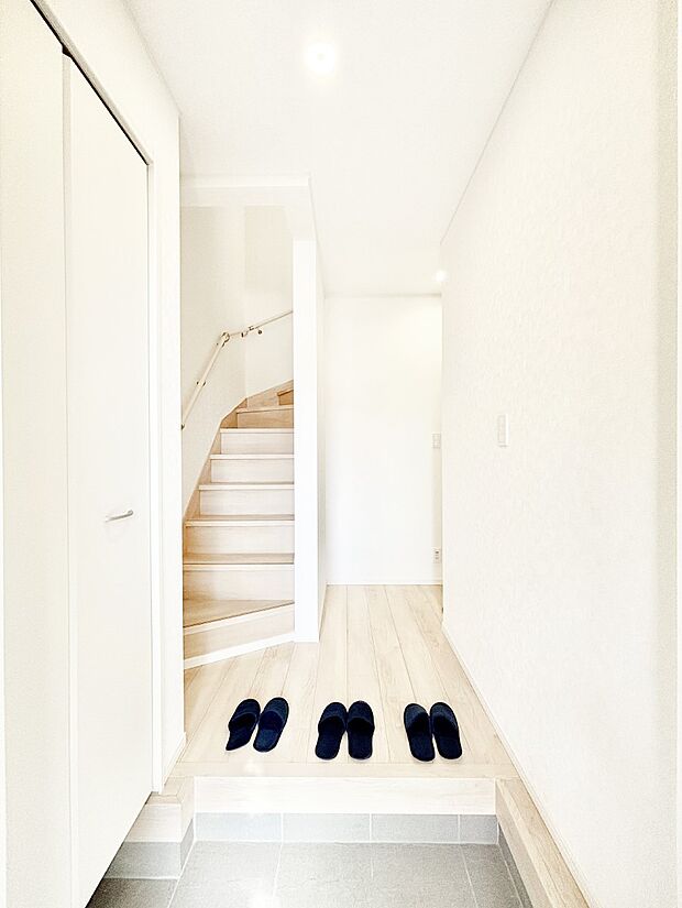 家族の帰宅やお客様をあたたかく迎える玄関