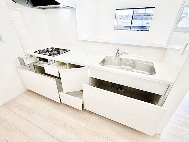 使いやすさを優先したスライド式収納タイプ！