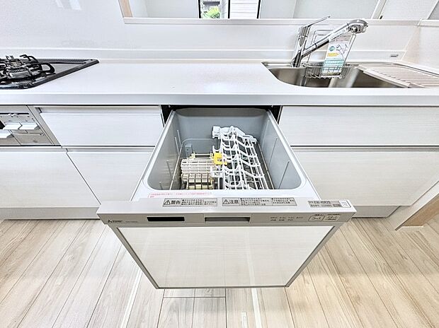 面倒なお片づけは食洗機にお任せ！家事の負担が減って、時間にも気持ちにもゆとりができます。