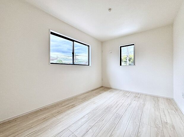 使いやすい形でベットや家具の置き方にも困ることもありません。 