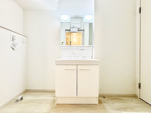 収納力と機能性に優れた洗面化粧台