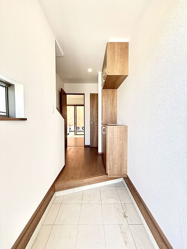 家族の帰宅やお客様をあたたかく迎える玄関  