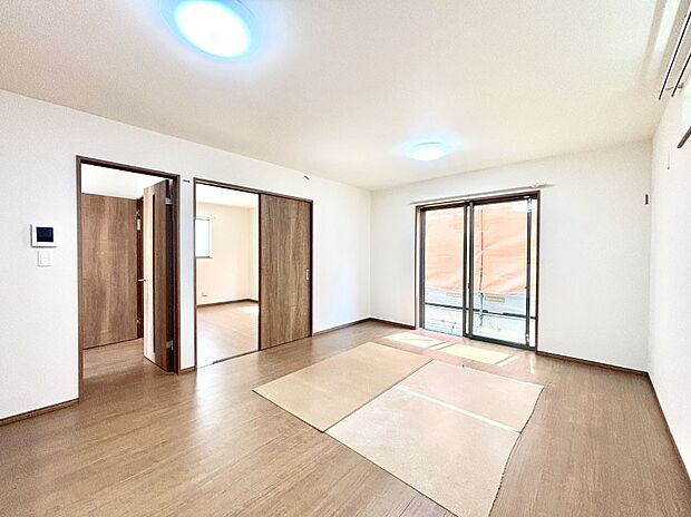 落ち着いた雰囲気のＬＤＫは家族みんなの快適空間  