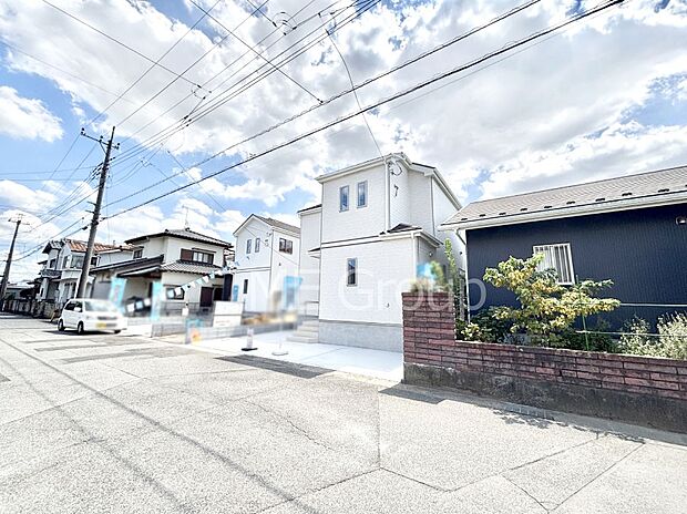 前面道路はきちんと整備されています