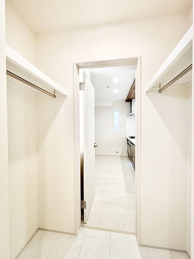 リネン庫があり収納力と機能性に優れた使いやすい洗面所。