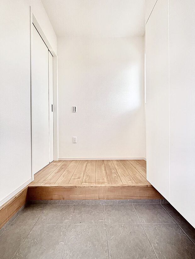 家族の帰宅やお客様をあたたかく迎える玄関  