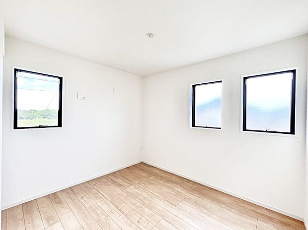 子ども部屋にぴったりの明るい空間。