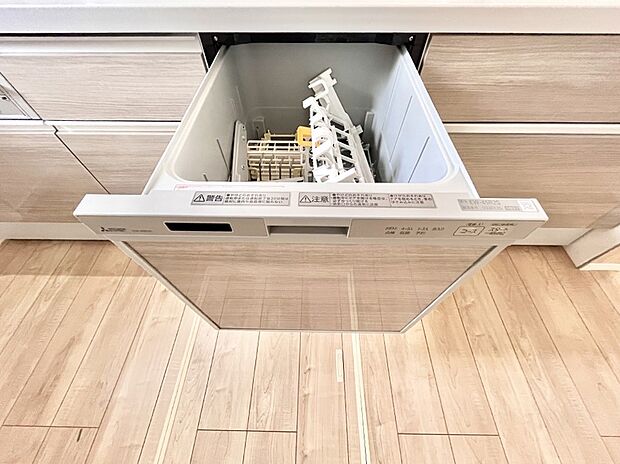 面倒なお片づけは食洗機にお任せ！家事の負担が減って、時間にも気持ちにもゆとりができます。