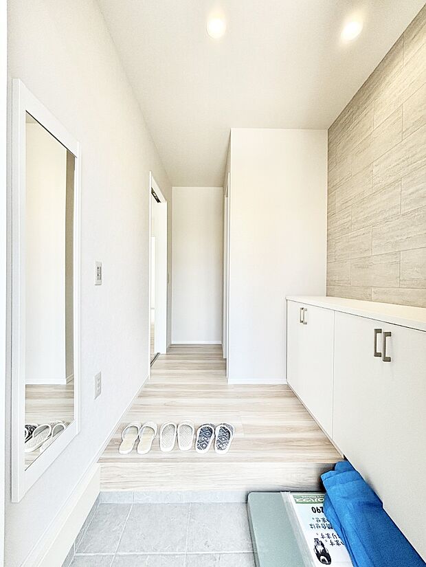 家族の帰宅やお客様をあたたかく迎える玄関