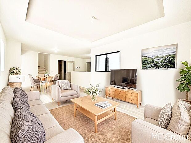 落ち着いた雰囲気のLDKは家族みんなの快適空間※家具はCGです