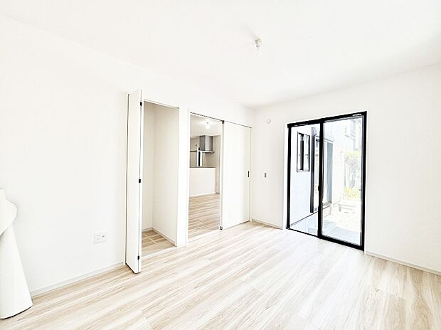 爽やかな日差しがお部屋全体を優しく包み込んでくれます