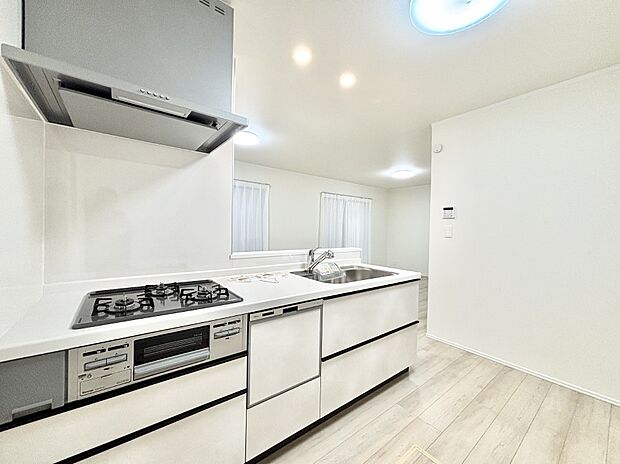 広々とした使い勝手の良いキッチンで日々のお料理も楽しくなりそう