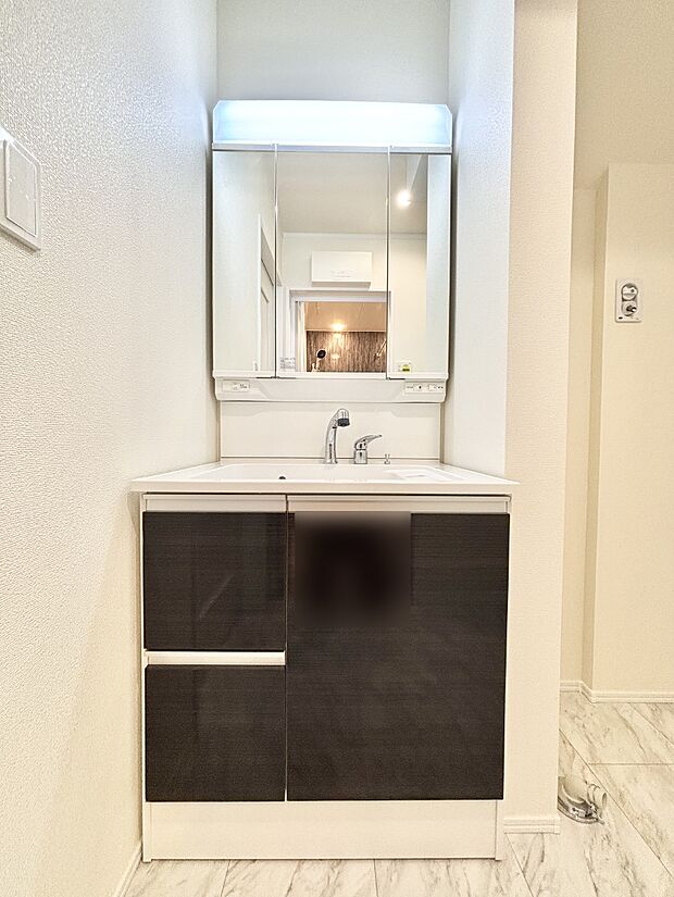 収納力と機能性に優れた洗面化粧台