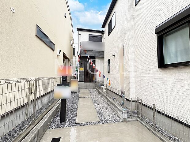 溢れる陽光でご家族の笑顔も輝く