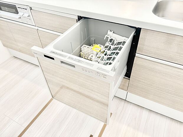面倒なお片づけは食洗機にお任せ！家事の負担が減って、時間にも気持ちにもゆとりができます。